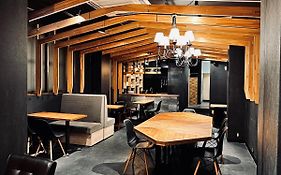 Namba Guesthouse Hive